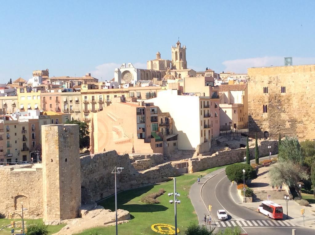 Tarragona Suites Mediona Extérieur photo