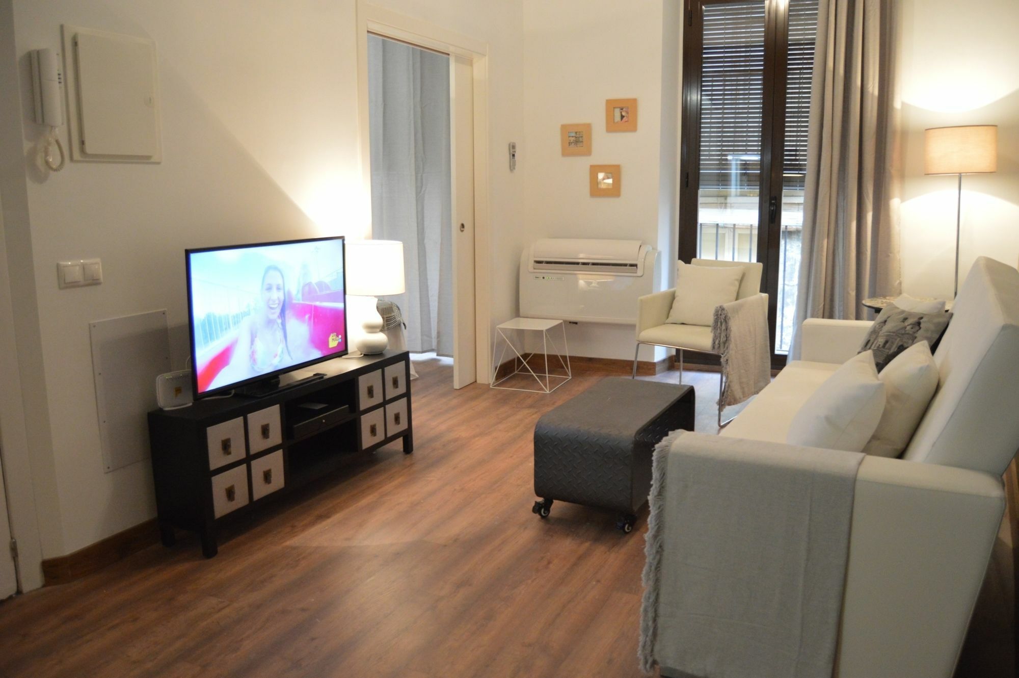 Tarragona Suites Mediona Extérieur photo