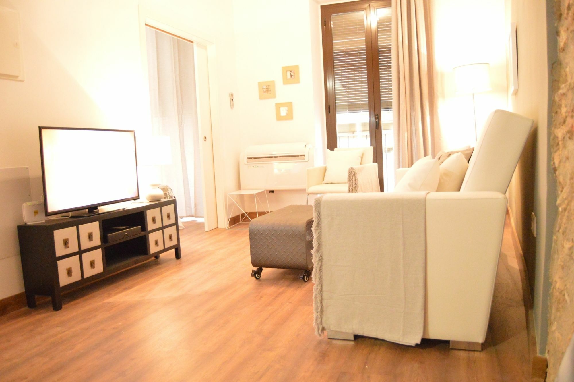 Tarragona Suites Mediona Extérieur photo