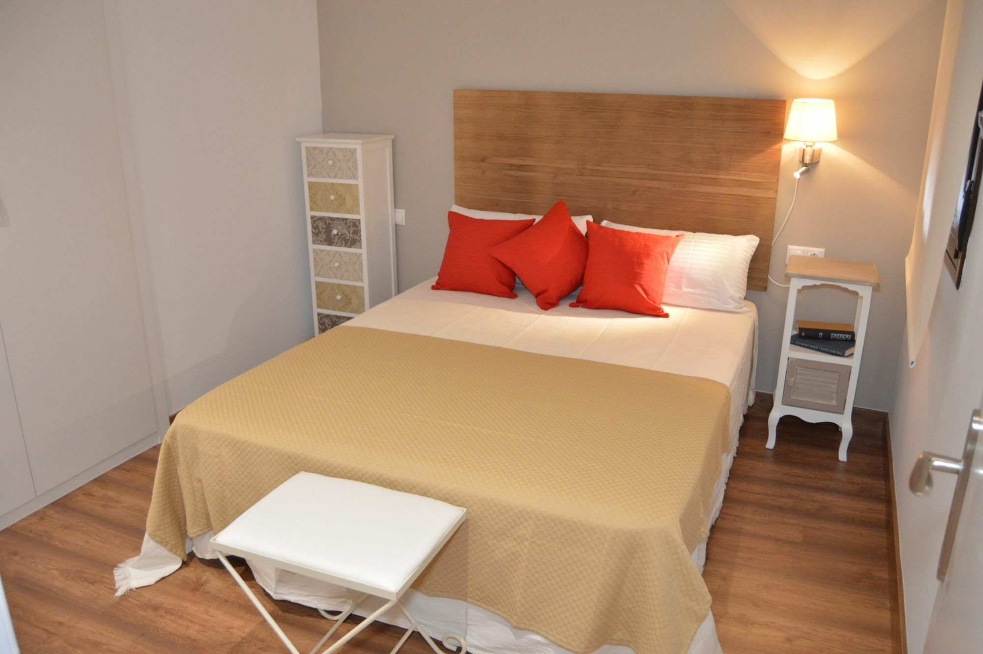 Tarragona Suites Mediona Extérieur photo