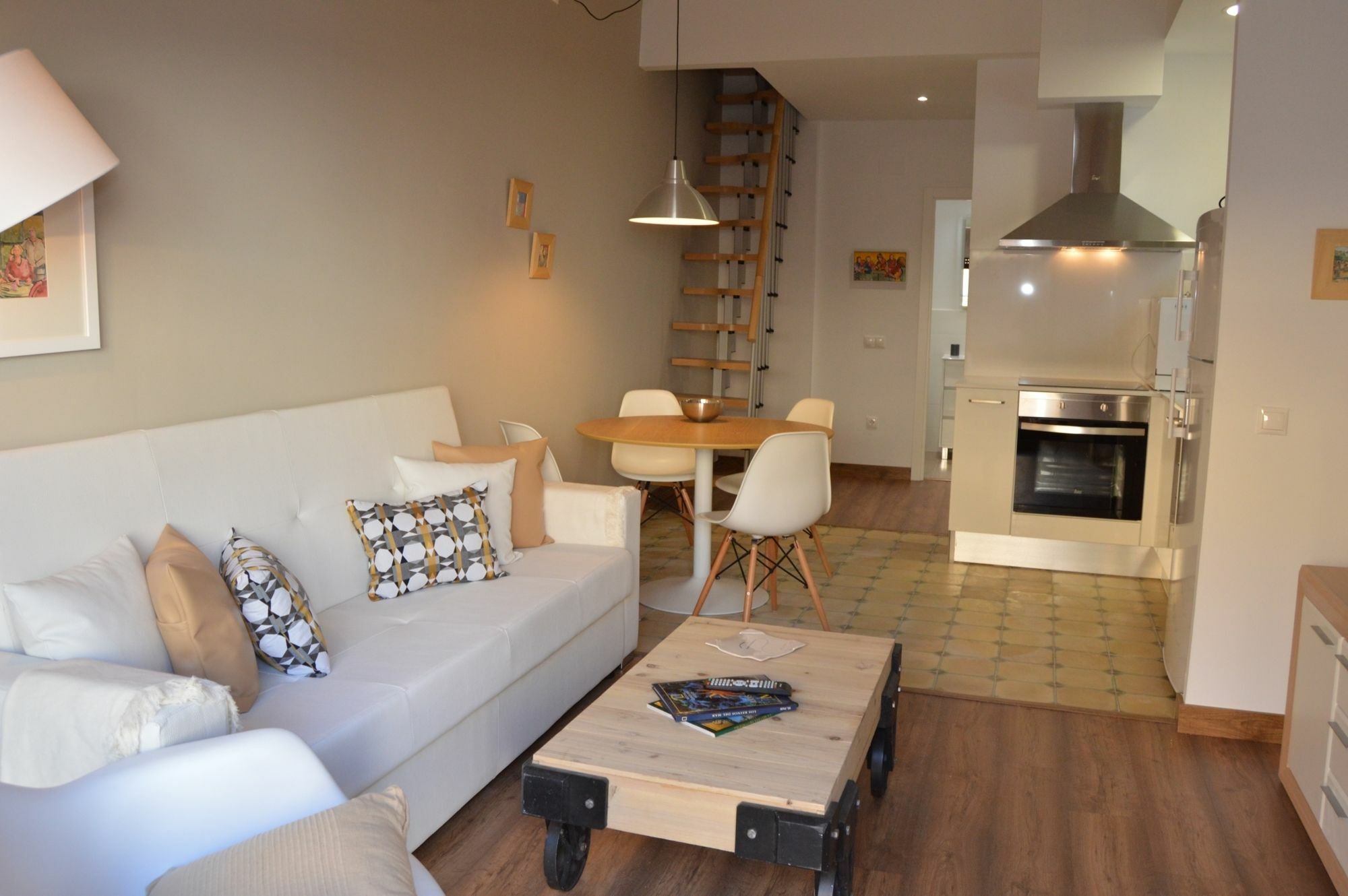 Tarragona Suites Mediona Extérieur photo
